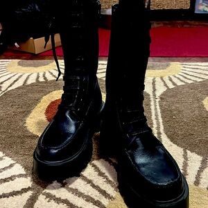 Free People New W/O tags Or Box. Women’s size 7 1/2 brand new never worn. Cute !